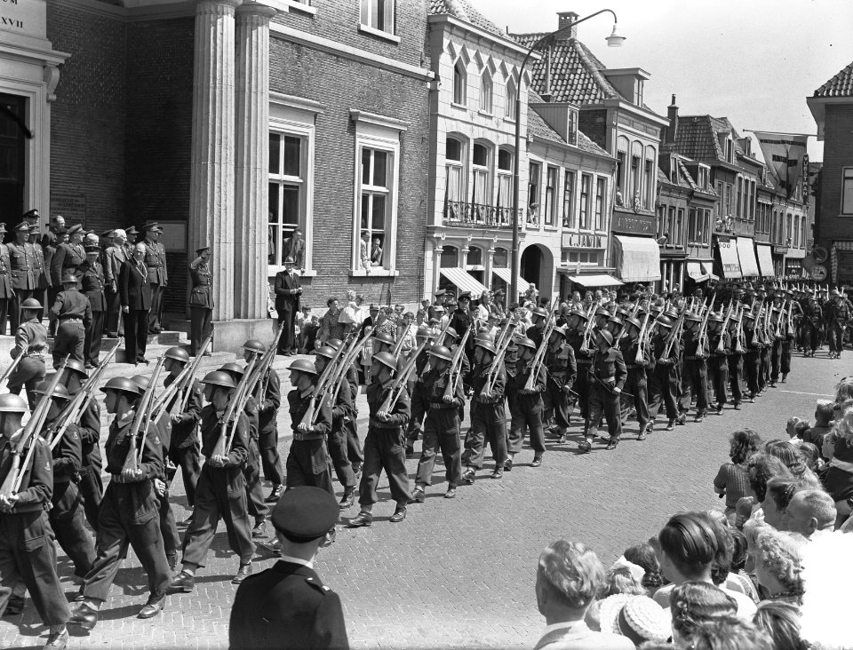 Parade in Harderwijk, Bestanddeelnr 904-6967