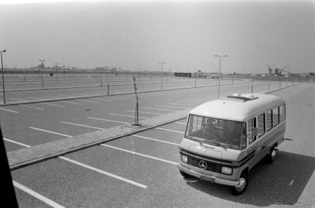 Parkeerterrein voor langparkeerders op Schiphol, Bestanddeelnr 927-2563