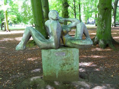 Park Oliwski – rzeźba Odpoczynek