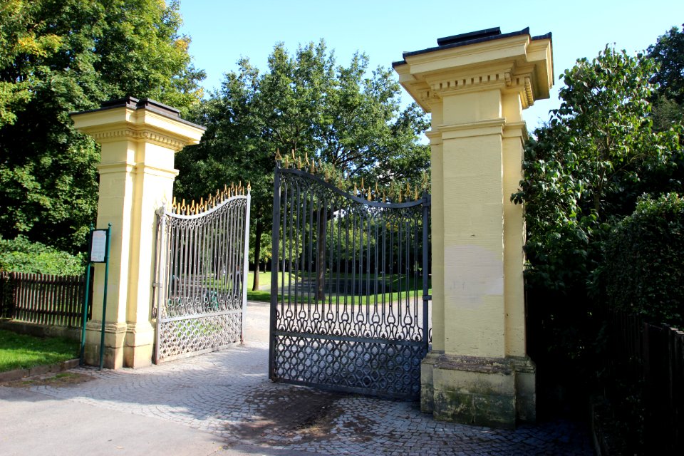 Parktor „Aueportal“, Heinrich-Heine-Straße o. Nr. in Kassel