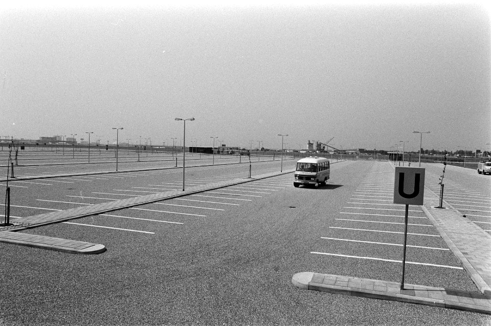 Parkeerterrein voor langparkeerders op Schiphol, Bestanddeelnr 927-2562