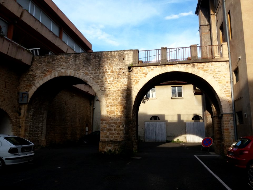 Parlement de Dombes - Arrière-cour