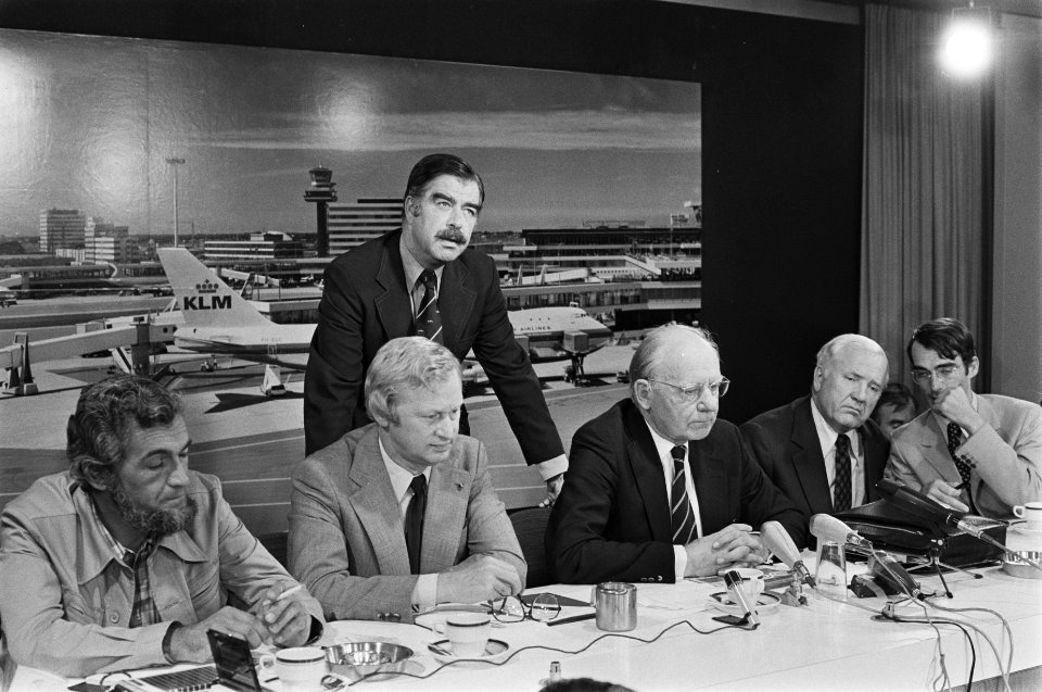 Parlementaire delegatie terug uit Sovjet Unie , kamerlid Van der Ploeg verder v, Bestanddeelnr 928-7397