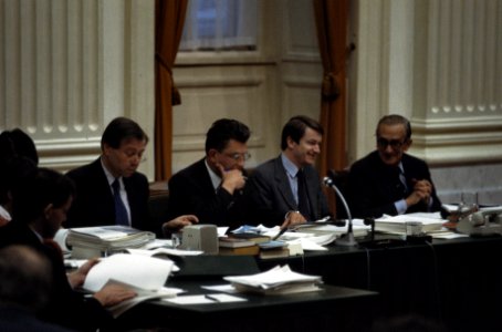 Parlementaire enquete commissie RSV geeft persc. in TK over eindrapport v.l.n.r, Bestanddeelnr 253-8885