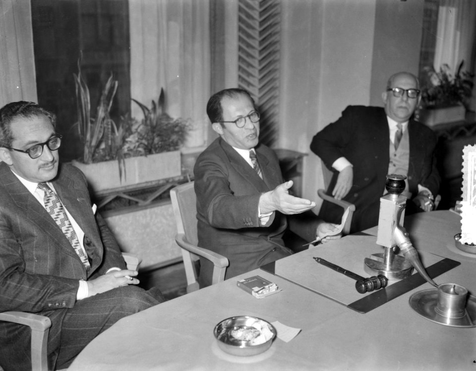 Parlementslid Menachim Begin uit Israel in ons land over kwestie met Egypte, Bestanddeelnr 908-3390