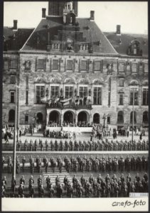 Parades, geallieerden, stadhuizen, militairen, generaals, Coolsingel, Bestanddeelnr 073-0904