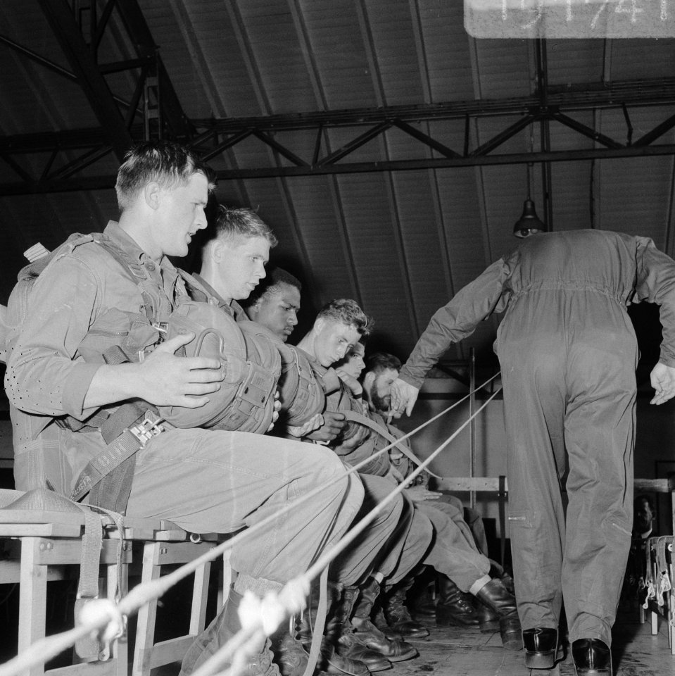 Parachutistenopleiding te Gilze-Rijen (NB), Bestanddeelnr 919-1741