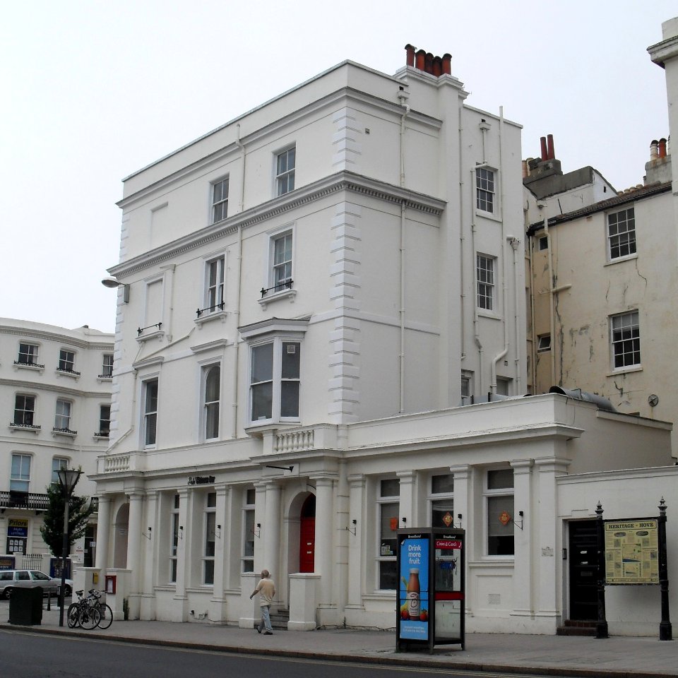 Pearl Bar, 52 Lansdowne Place, Hove (July 2010)
