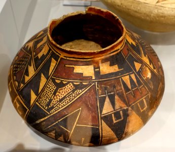 Payupki Polychrome Jar, Hopi, 1889, ceramic - Native American collection - Peabody Museum, Harvard University - DSC06131