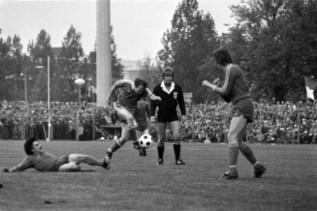 PEC Zwolle tegen FC Vlaardingen 3-1, juichende PEC-spelers, Bestanddeelnr 929-7203