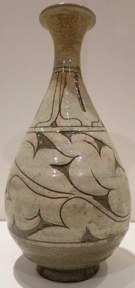Pear-shaped bottle from Korea, 15th century, punch'ong stoneware, Honolulu Museum of Art, 447.1