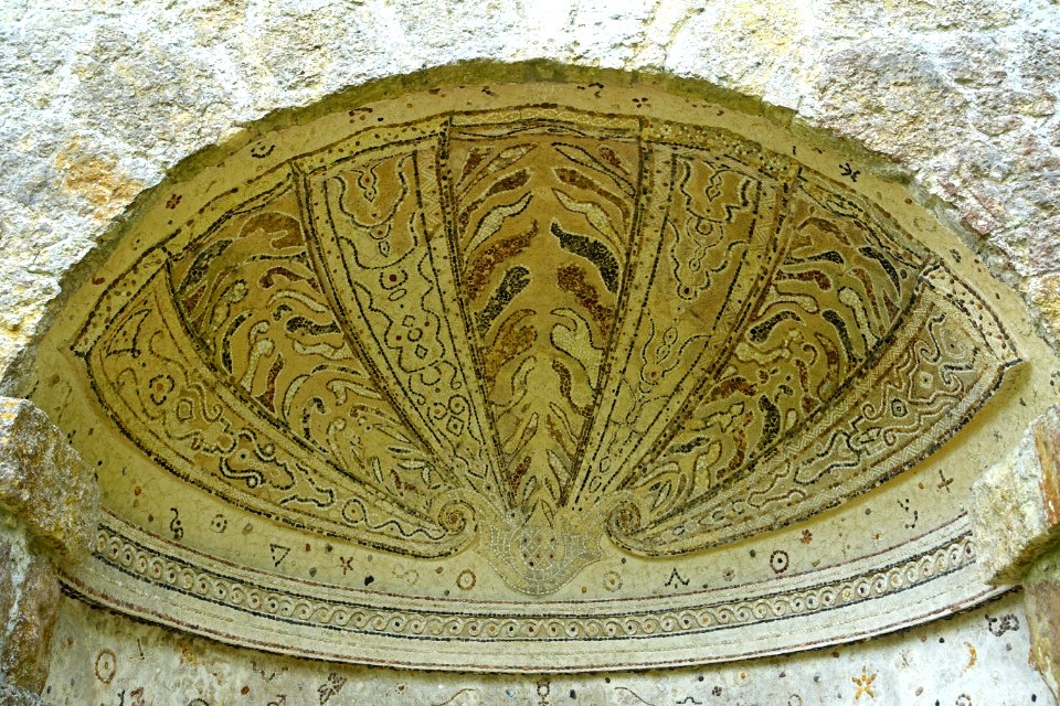 Pebble Alcove, Stowe - Buckinghamshire, England - DSC06786