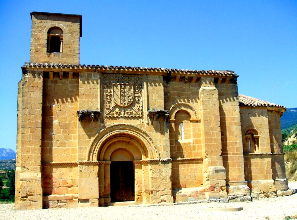Peciña - Ermita de Santa Maria de la Piscina 1