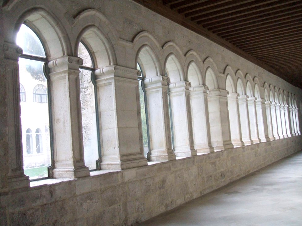 Peñafiel - Convento de San Pablo, claustro 06