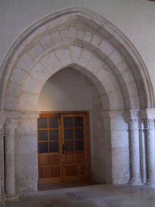 Peñafiel - Convento de San Pablo, claustro 03