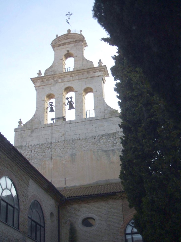 Peñafiel - Convento de San Pablo, claustro 07