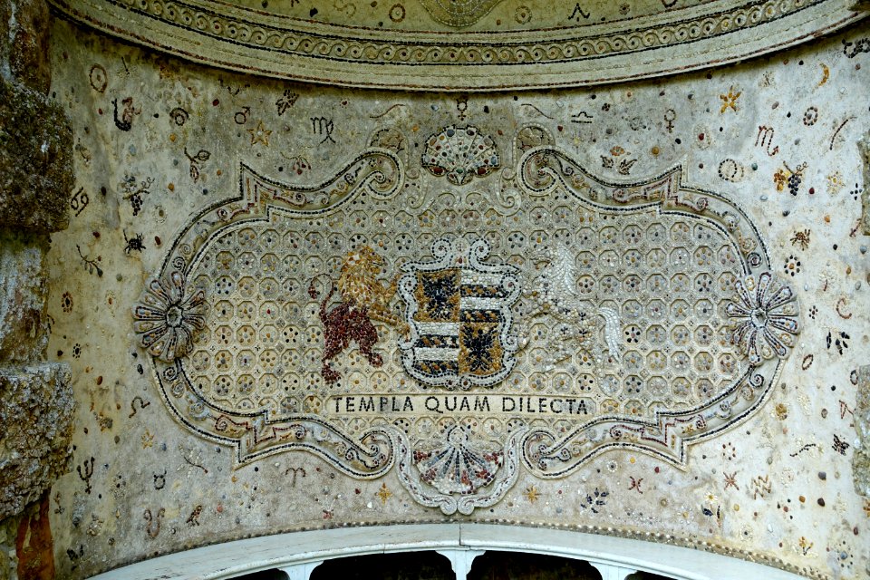 Pebble Alcove, Stowe - Buckinghamshire, England - DSC06787