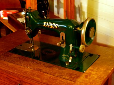 PAX sewing machine pic1