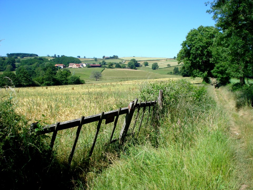 Paysage au sud d'Issy-l'Évêque (Saone-et-Loire, Fr)