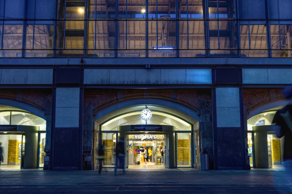 Architecture building clock