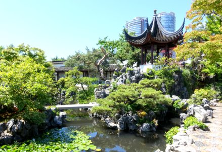 Pavilion with Tai Hu stones and pond - Dr. Sun Yat-Sen Classical Chinese Garden - Vancouver, Canada - DSC09884