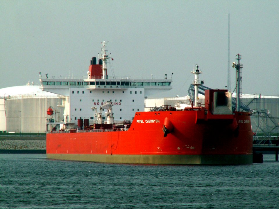 Pavel Chernysh p1 at the Calland canal, Port of Rotterdam, Holland 07-May-2006