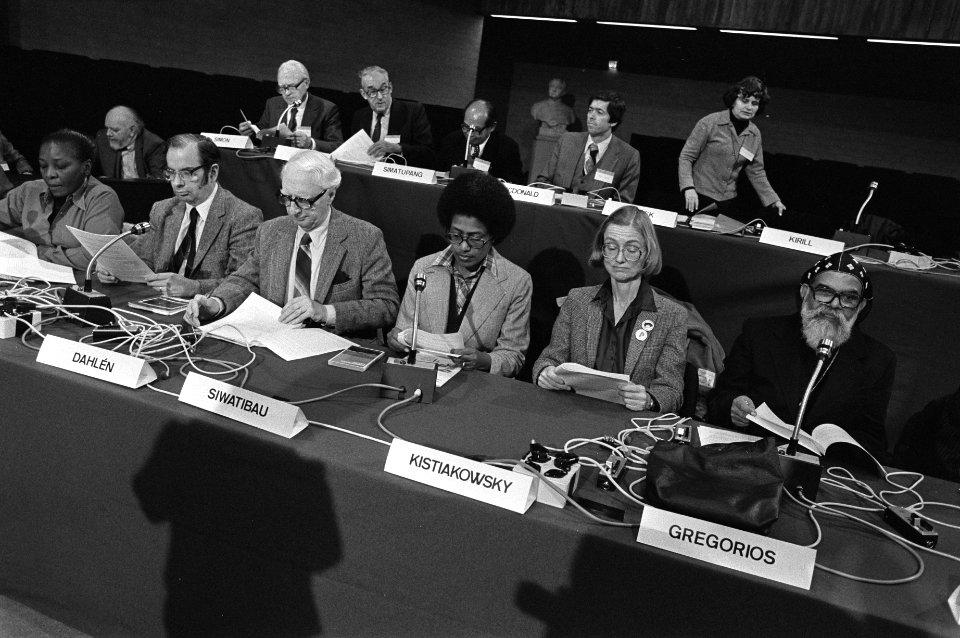 Paulos Gregorios Kistiakowsky (VS), Suliana Siwatibau (Fiji), Olle Dahle (Zweden, Bestanddeelnr 931-8303