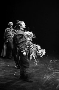 Paul van Steenbergen gehuldigd in de Koninklijke Schouwburg te Den Haag Paul v, Bestanddeelnr 915-6344