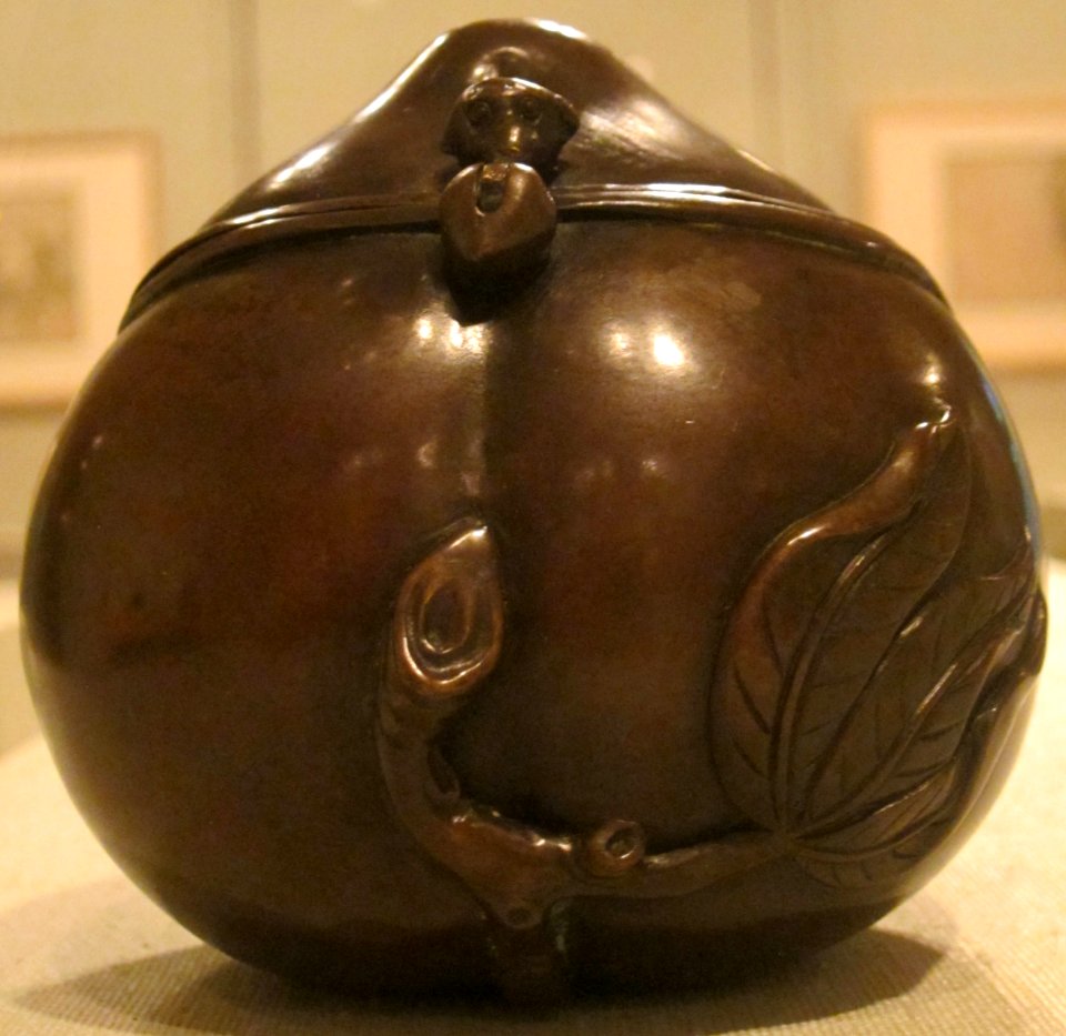 Peach censer, China, 19th century, bronze, Honolulu Museum of Art