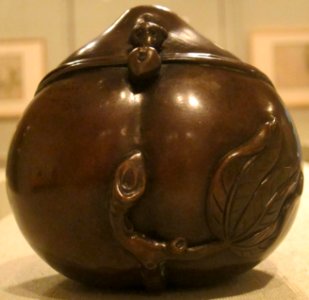 Peach censer, China, 19th century, bronze, Honolulu Museum of Art
