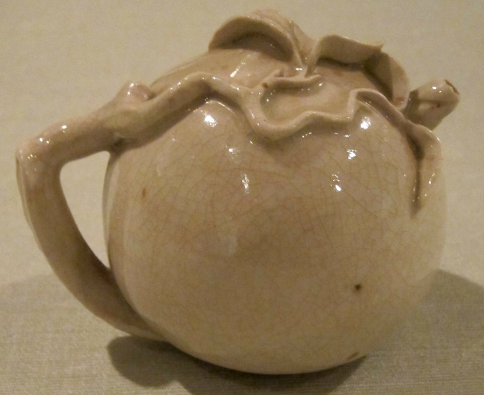Peach-shaped water dropper, Ming, stoneware, Honolulu Museum of Art