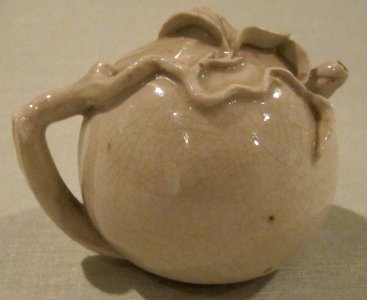Peach-shaped water dropper, Ming, stoneware, Honolulu Museum of Art photo