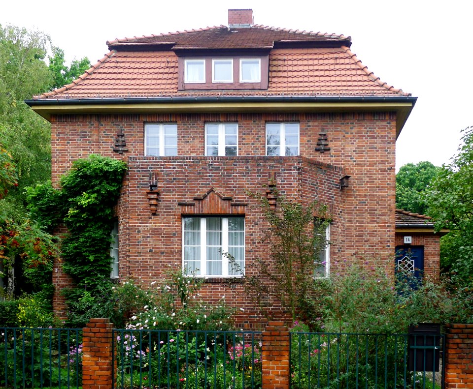 Paulinenstraße 14 (Berlin-Lichterfelde)