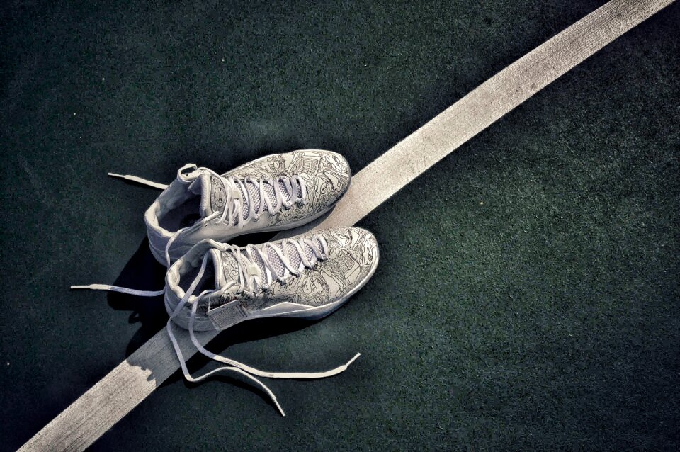 Yu shuai 10 li ning basketball shoes