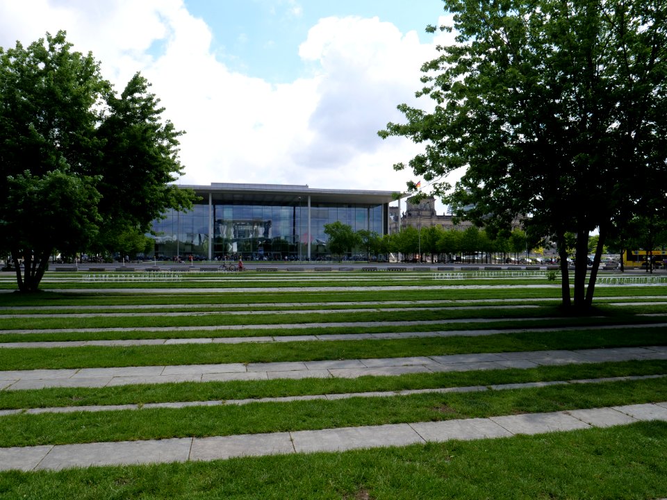 Paul-Löbe-Haus from Willy-Brandt-Straße 2019-06-28 01