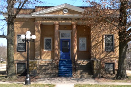 Pawnee City library from W 1