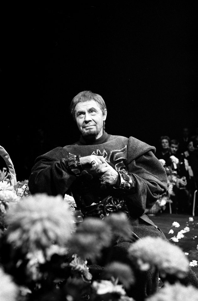 Paul van Steenbergen gehuldigd in de Koninklijke Schouwburg te Den Haag Paul v, Bestanddeelnr 915-6341