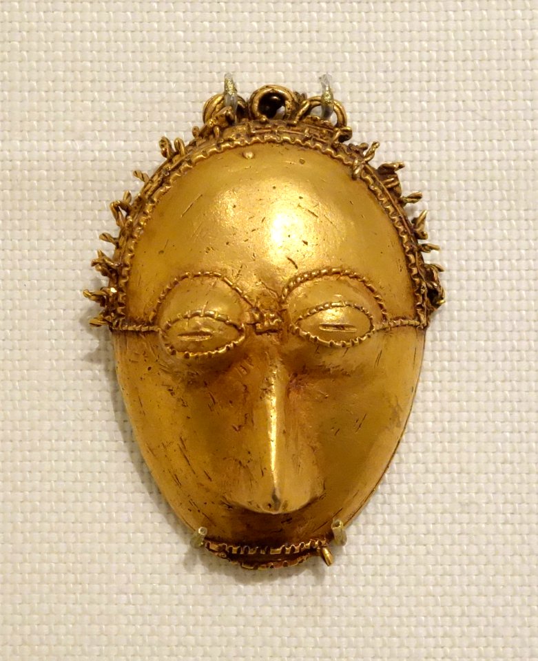 Pendant Mask, Baule people, central or southern Cote d'Ivoire, 19th or 20th century, gold - Brooklyn Museum - Brooklyn, NY - DSC08556