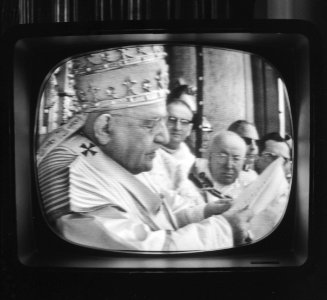 Paus Joannes XXIII geeft de zegen aan Rome en de wereld, Bestanddeelnr 912-2976