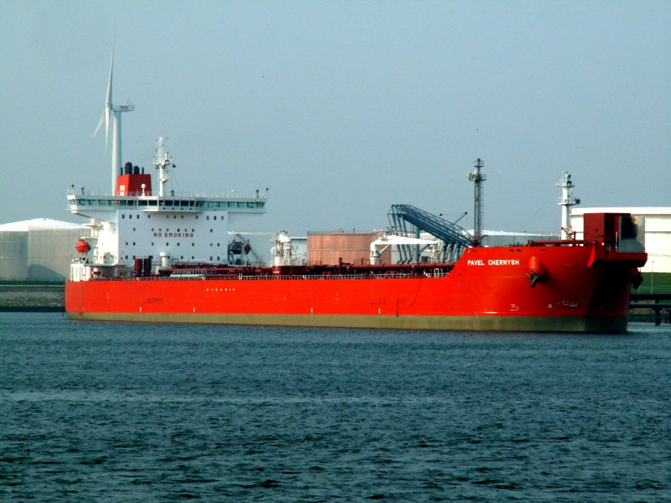 Pavel Chernysh p2 at the Calland canal, Port of Rotterdam, Holland 07-May-2006