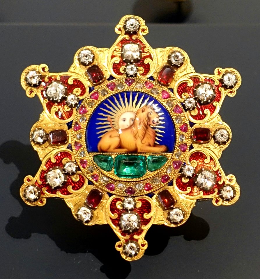 Pendant of the Order of the Lion, France, 1840-1860, enameled gold with diamonds, rubies, garnets, and paste - Aga Khan Museum - Toronto, Canada - DSC07109