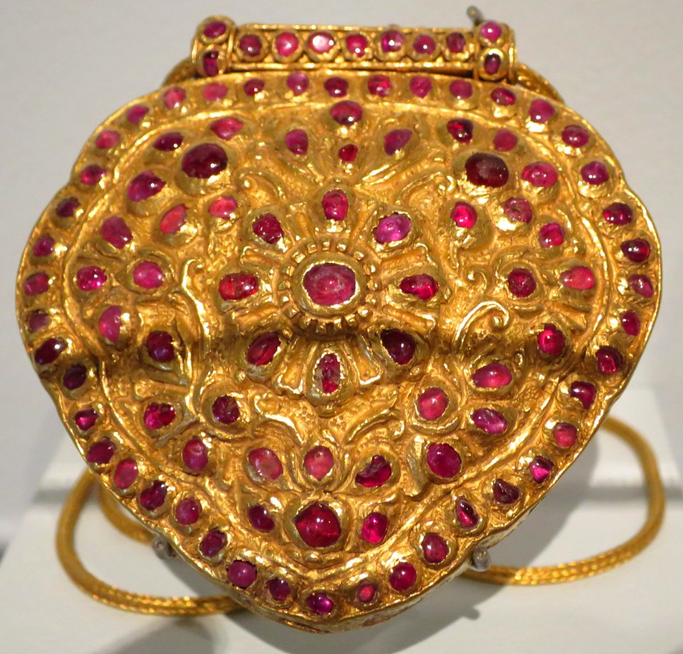 Pendant from Iran or central Asia, Doris Duke Foundation for Islamic Art accession 57.206