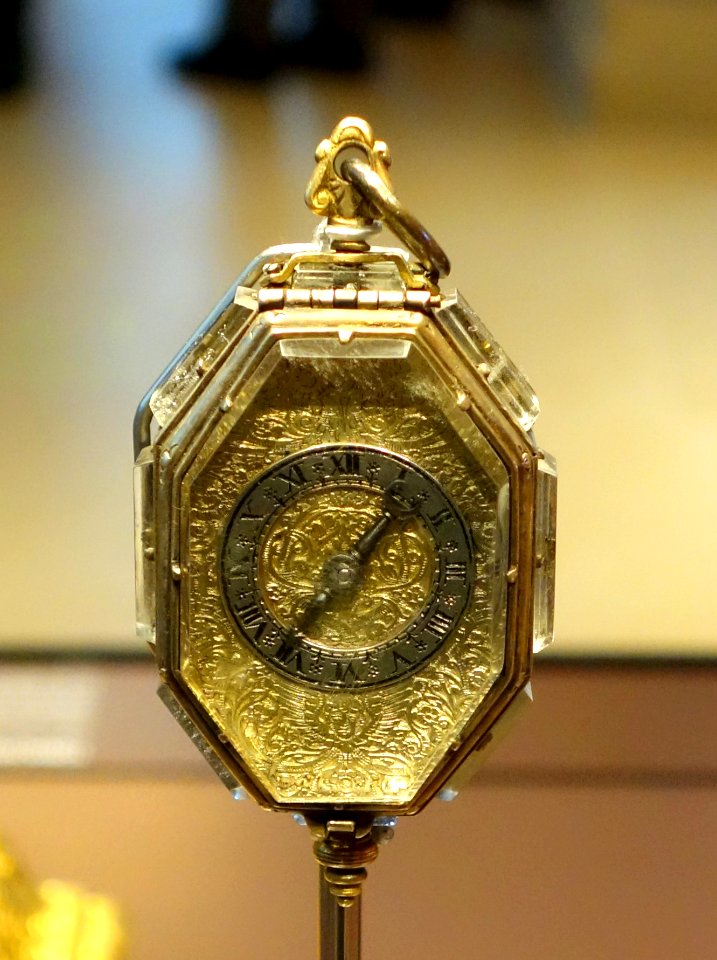 Pendant watch in a rock crystal case, Jean Pelard, Dijon, c. 1630 - Mathematisch-Physikalischer Salon, Dresden - DSC07897