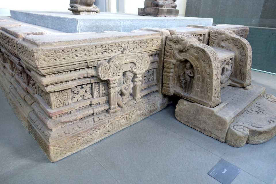 Pedestal, My Son E1, view 2, 7th century, Quang Nam - Museum of Cham Sculpture - Danang, Vietnam - DSC01702