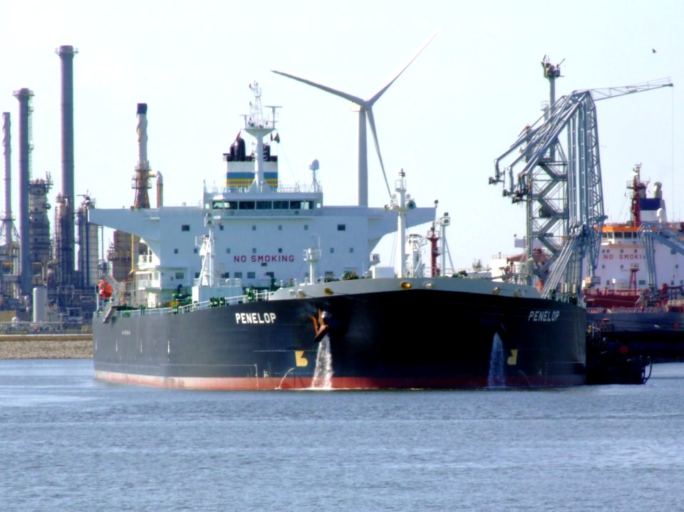 Penelop p25 at the '5e Petroleumhaven', Port of Rotterdam, Holland 08-Jul-2007