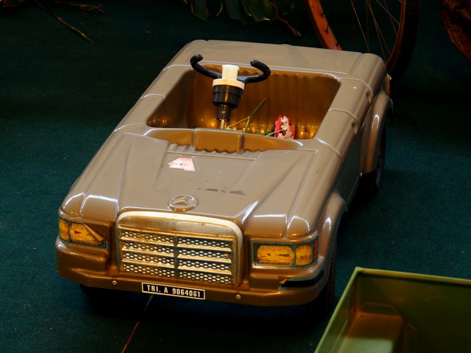 Pedal car at the Musée Automobile de Vendée pic-005
