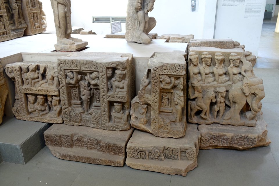 Pedestal, Buddha, Bodhisattva, and Monk, view 6, Dong Duang, late 9th to early 10th century, Quang Nam - Museum of Cham Sculpture - Danang, Vietnam - DSC01798