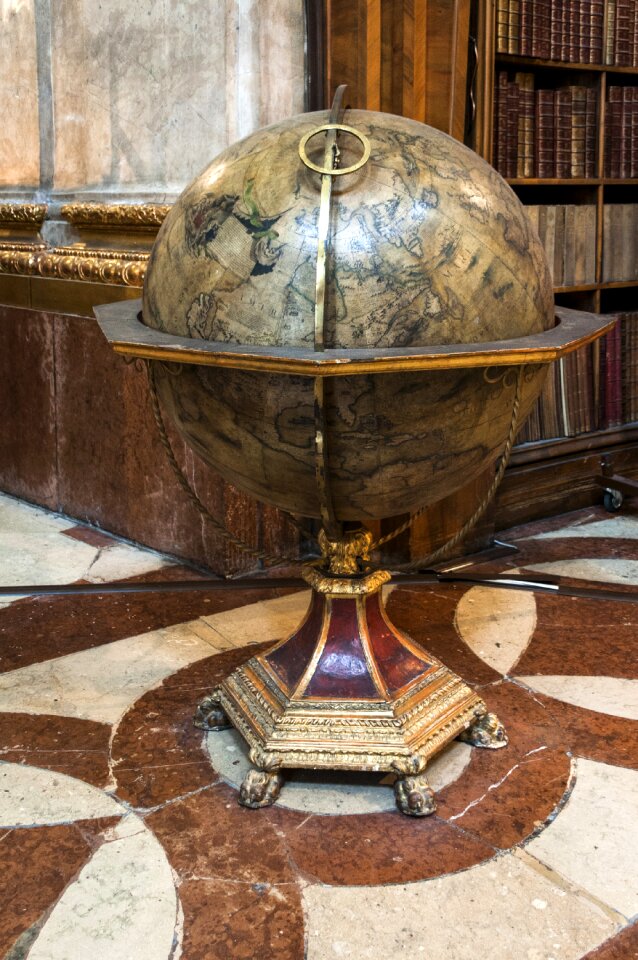 World map object old wooden object