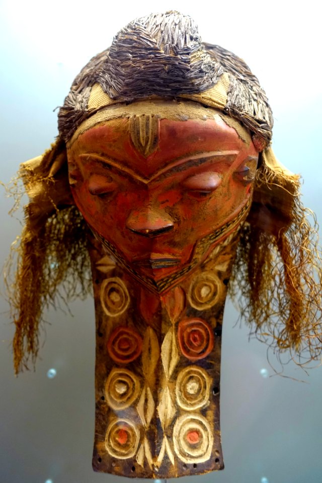 Pende initiation mask, Mbuya or Muyombo, Kilembe, Angola - Museu da Ciência da Universidade de Coimbra - University of Coimbra - Coimbra, Portugal - DSC09111