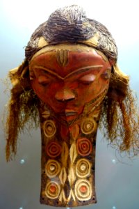 Pende initiation mask, Mbuya or Muyombo, Kilembe, Angola - Museu da Ciência da Universidade de Coimbra - University of Coimbra - Coimbra, Portugal - DSC09111